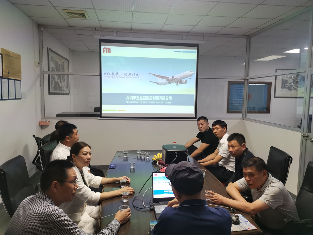 家乡领导莅临关怀指导