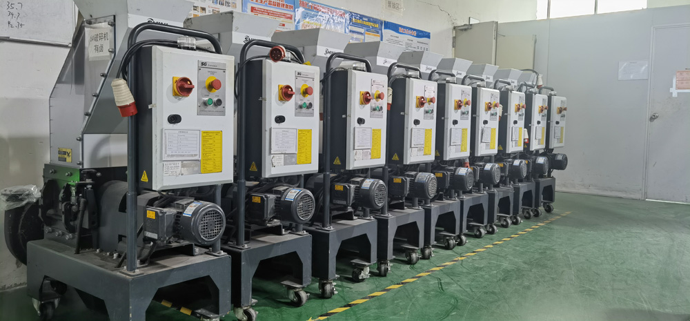 节能环保机边碎料机披挂上阵